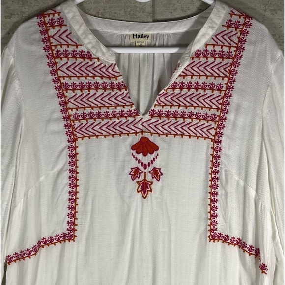 HATLEY Ivory Embroidered Tunic Top Size Large Modal Blend - Picture 3 of 16